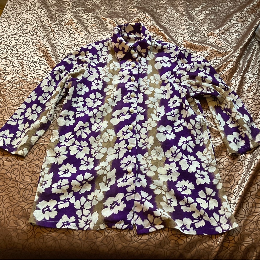 Vintage Floral Purple and White Button-Up Shirt